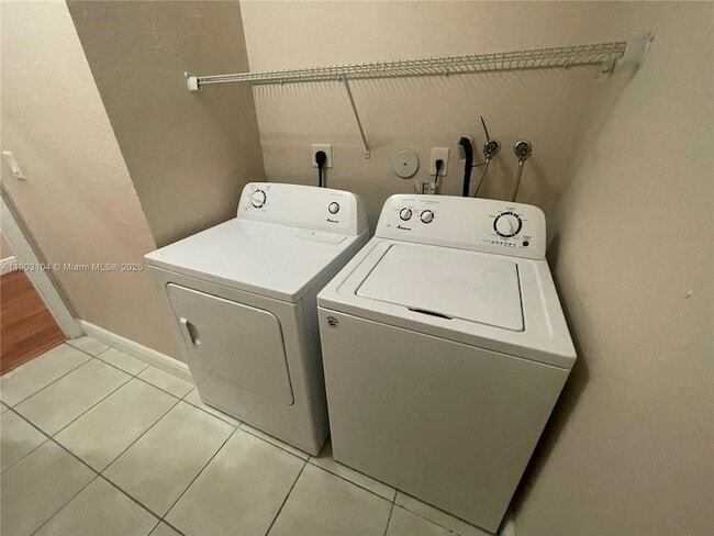 Building Photo - 15191 SW 23rd Ln