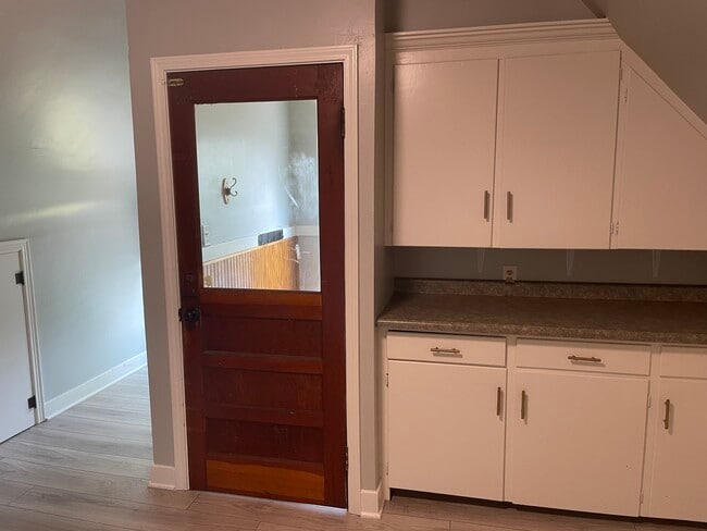 Kitchen&Entrance - 1403 Columbus Ave