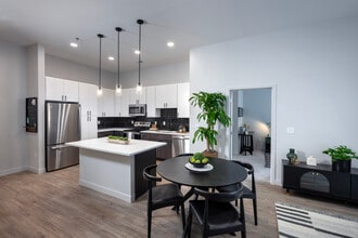 El Par | 2 Bedroom + 2 Baths - The Elex