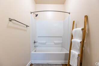 Building Photo - Ardmore Springs