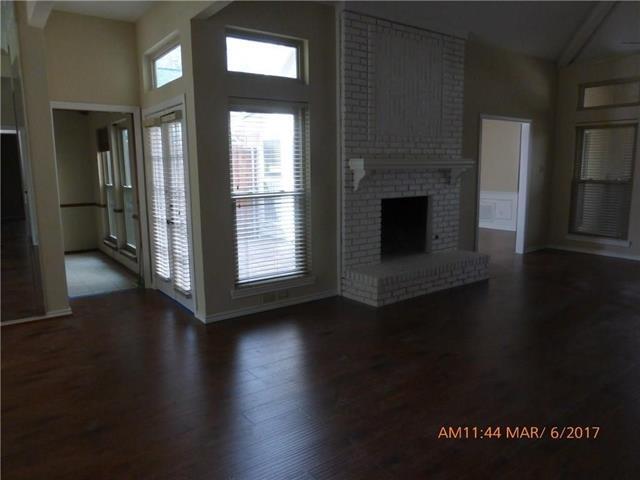 Foto del edificio - 3211 Foxcreek Dr