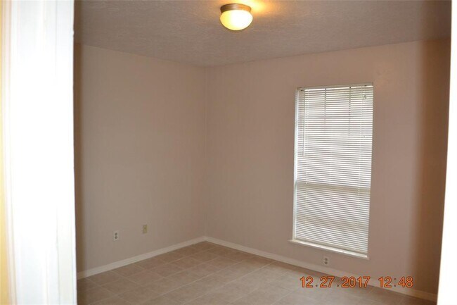 Building Photo - 13627 Danbury Run Dr