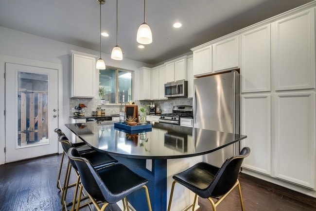 Foto del edificio - 7611 Wolverine St