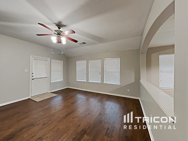 Foto del edificio - 10818 Harston Dr