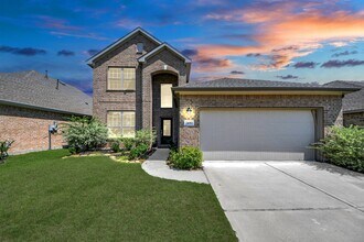 Building Photo - 24063 Hawthorn Lks Dr