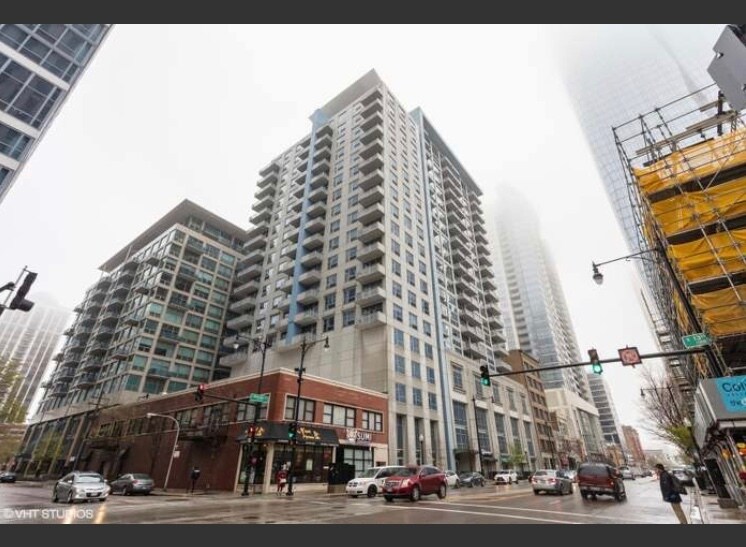 Primary Photo - 1305 S Michigan Ave