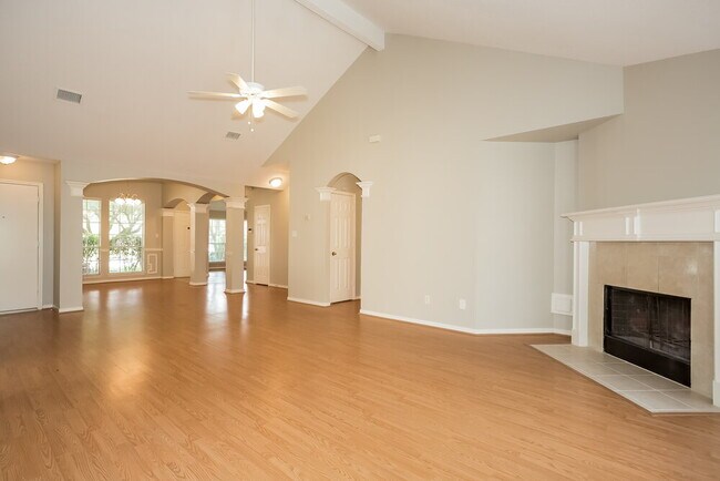 Foto del edificio - 607 Loggers Chase Ct