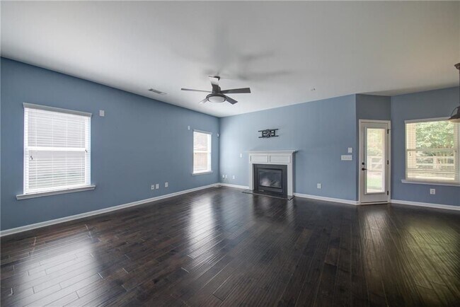 Building Photo - 5595 Banner Blvd
