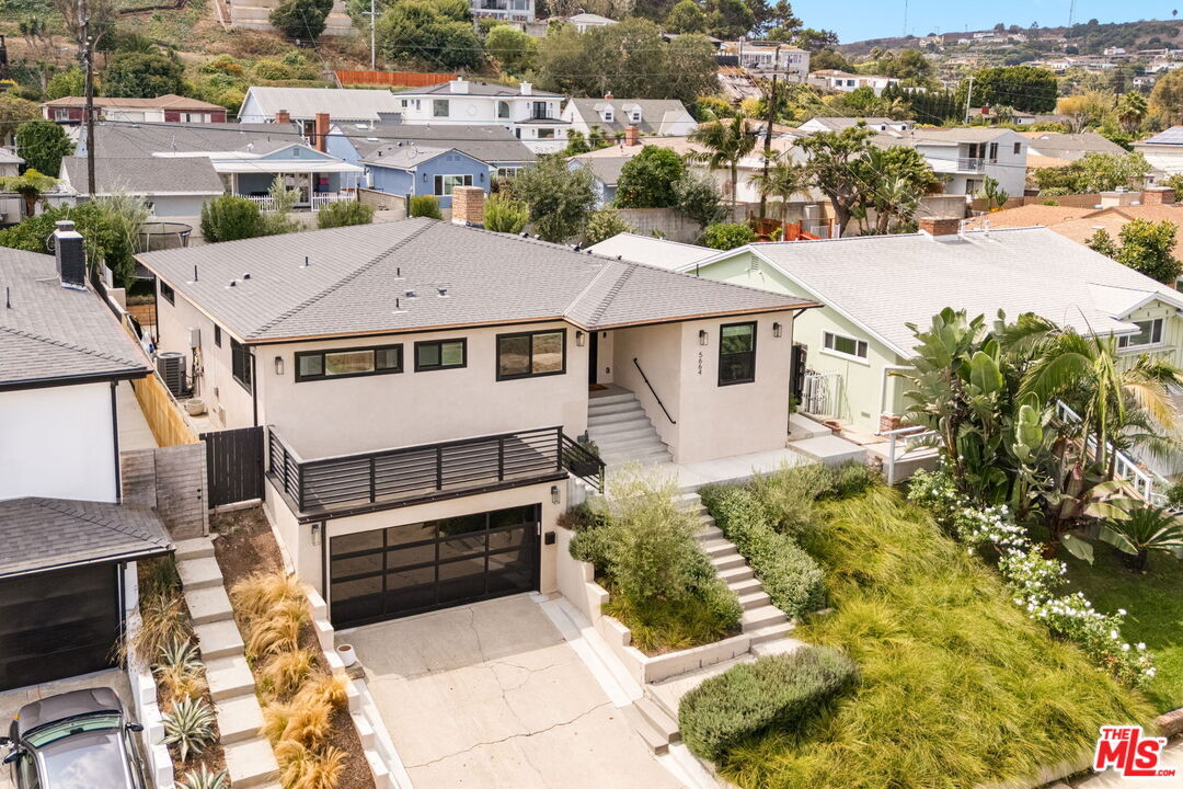 Foto principal - 5664 Coliseum St