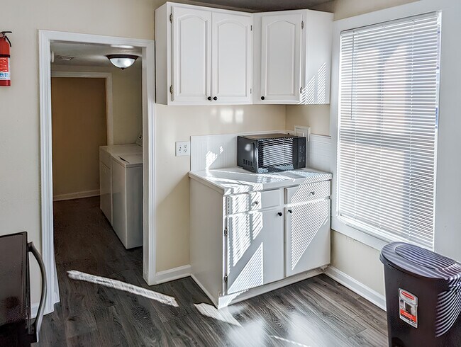 Foto del edificio - 5346 Shannon Ave