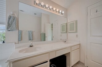 Building Photo - 7030 River Garden Dr