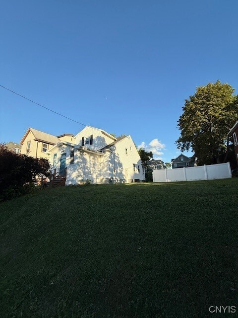 Foto del edificio - 455 Tennyson Ave