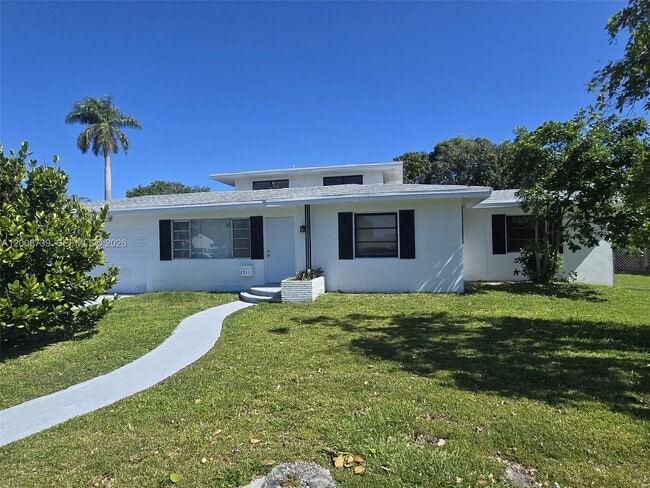 Foto del edificio - 2511 Plunkett St