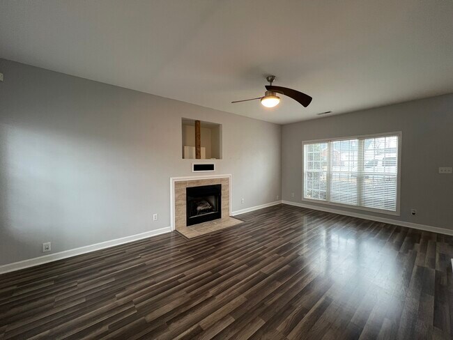 Foto del edificio - 3307 Creek Trail Rd