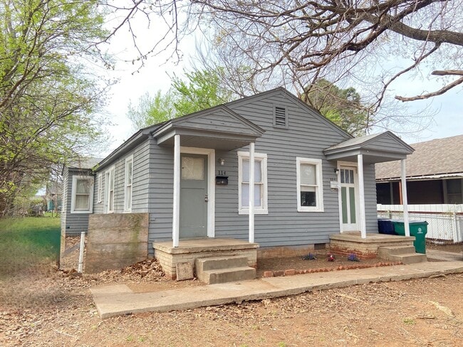 Photo - 114 SE 40th St House