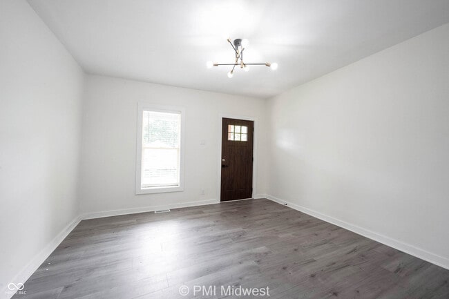 Foto del edificio - 426 N Bradley Ave