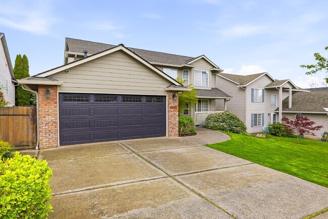Foto del edificio - Elegant Executive Home in Desirable Camas – Minutes to SR-14, I-205 & Vancouver