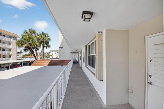 Foto del edificio - 931 Gardenia Dr