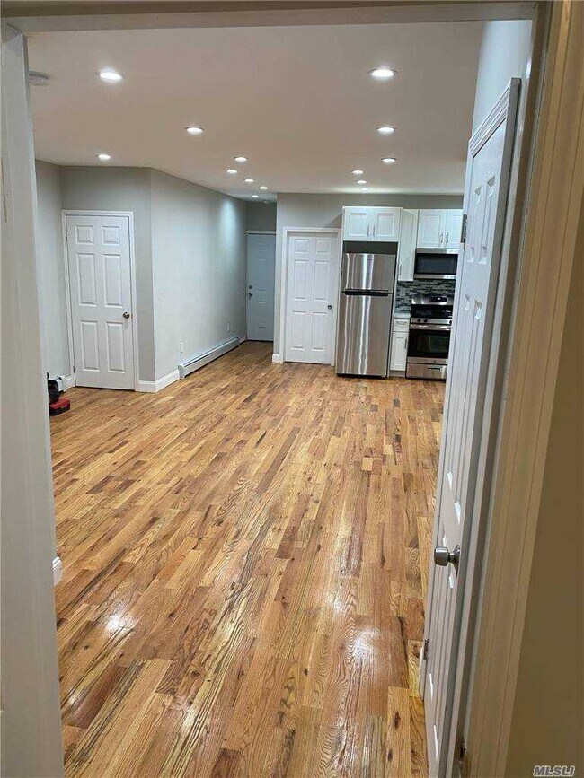 Foto del edificio - 594 Warwick St