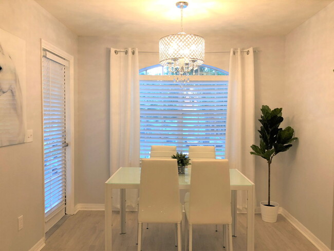 Foto del edificio - 7220 Westpointe Blvd