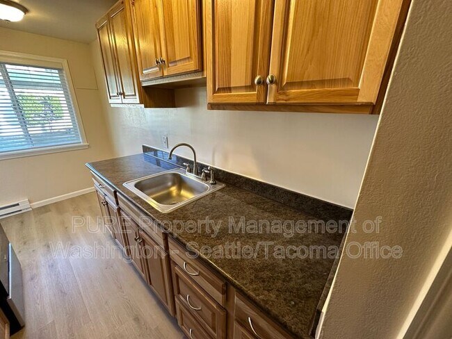 Building Photo - 5207 11th Ave NW