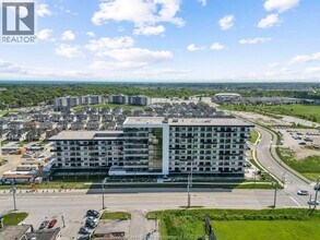Building Photo - 1624 Lauzon Rd