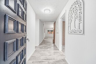 Building Photo - 13118 Birch Grove Dr