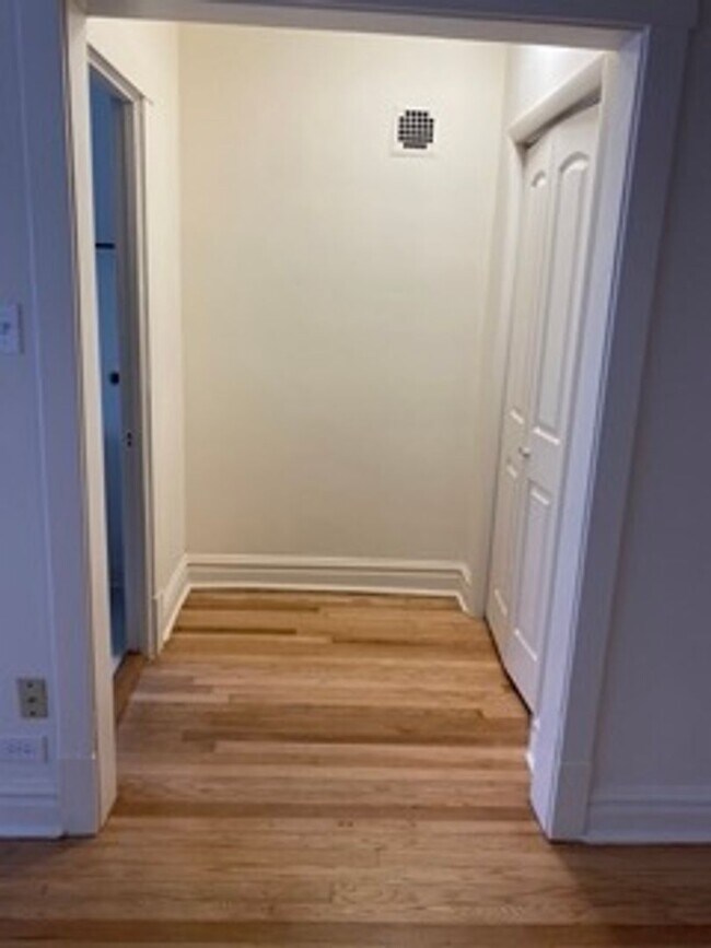 Foto del edificio - NEW Kitchen and Bath - Amazing Studio with Private Sleeping Space (see video)