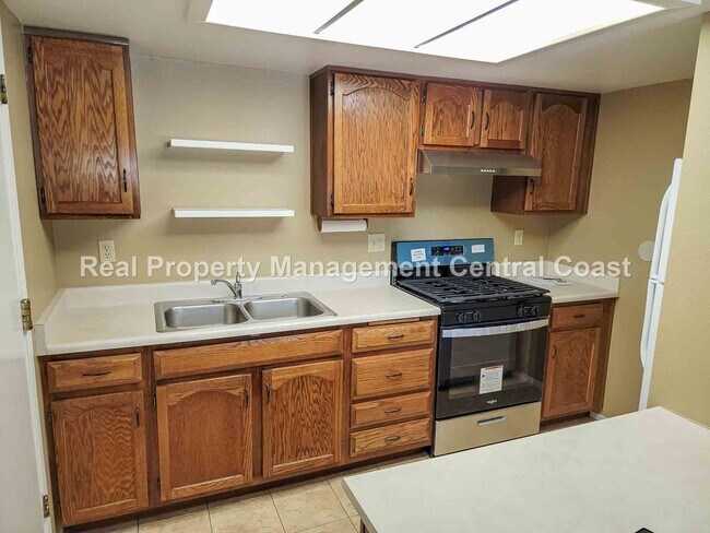Building Photo - AVAILABLE NOW - Charming Home in 55+ Commu...