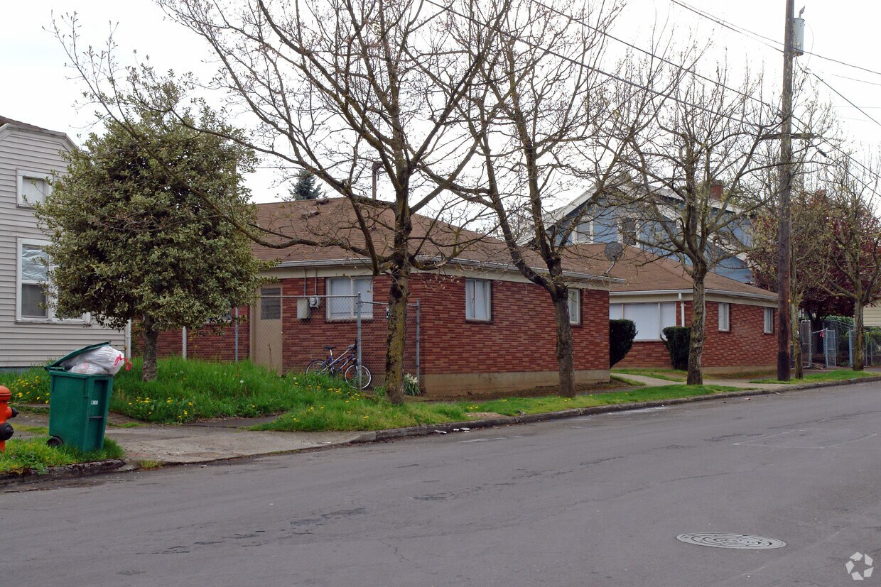 Building Photo - 5830-5844 NE 9th Ave