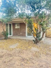 Building Photo - 6862 S Creek Dr