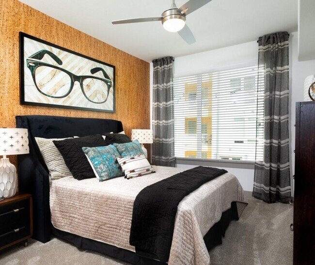 Foto del edificio - 1211 E 5th St.