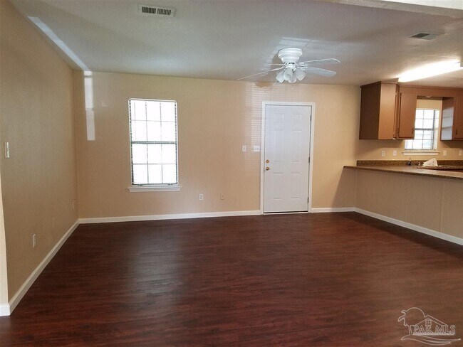 Foto del edificio - 8490 Lawton St