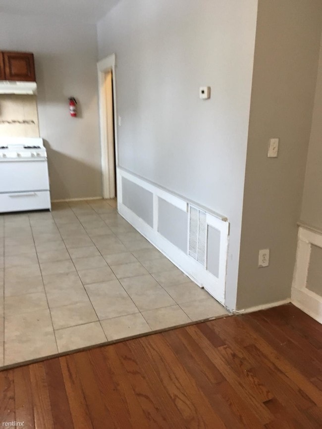 Building Photo - 3 br, 1 bath  - 57 Fabyan Pl Apt 3R
