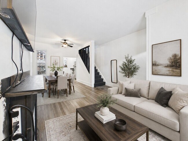 Foto del edificio - 2 story, 2 bed 1 bath house - newly remodeled AUGUST 1