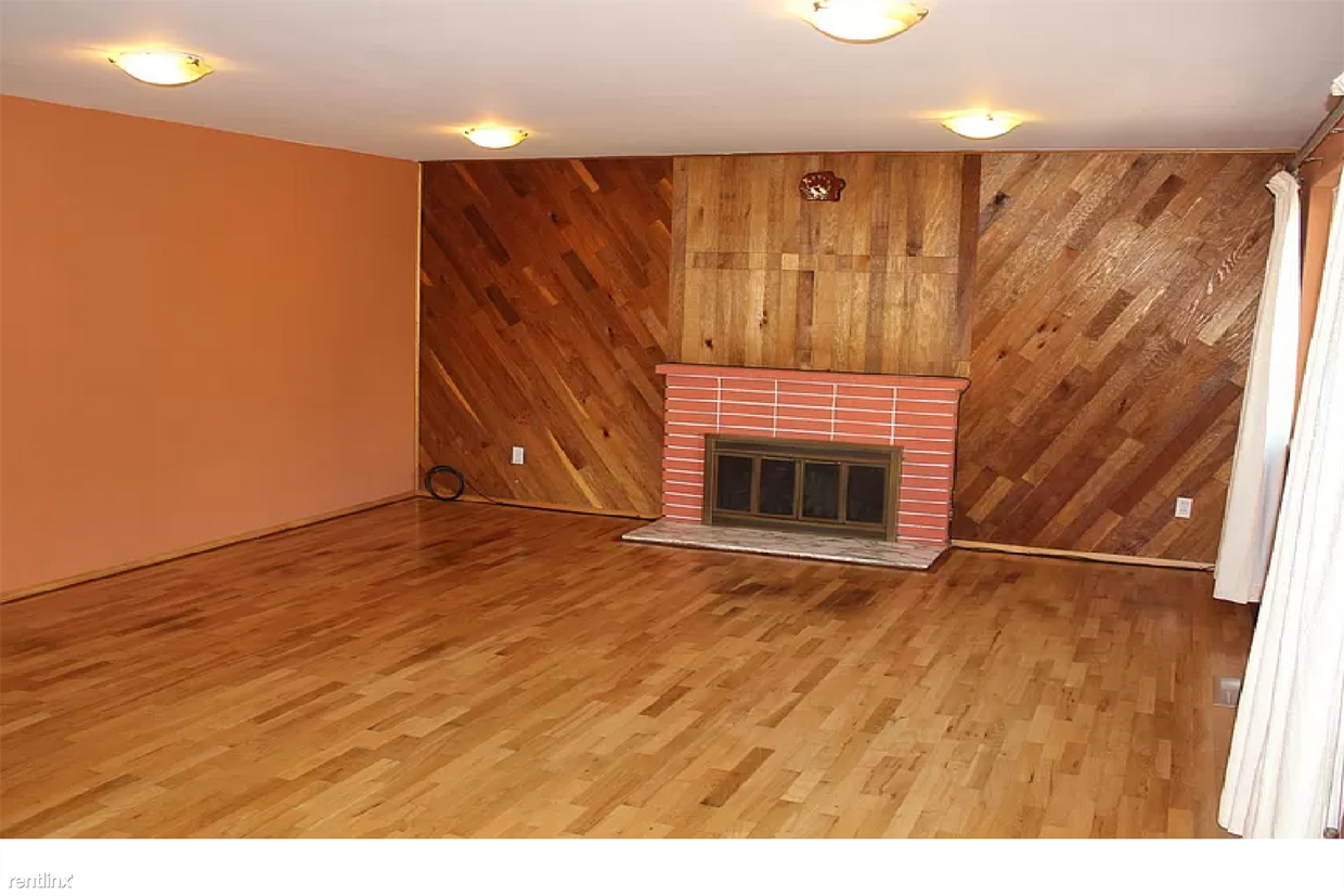 Building Photo - 3 br, 1 bath House - 4000 NE 7th St