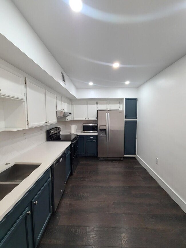 Foto del edificio - 3190 Leewood Ter