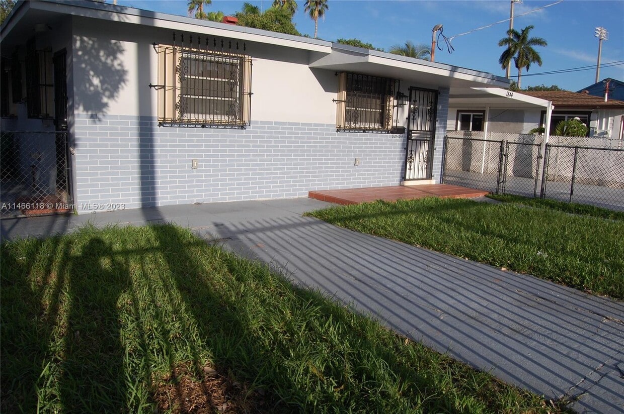 Primary Photo - 1842 NW 22nd Pl