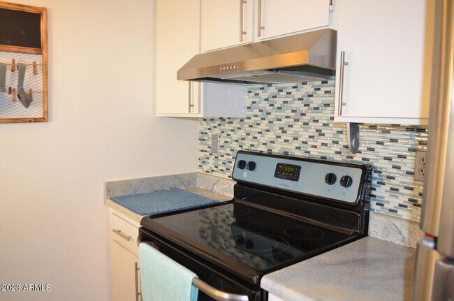Foto del edificio - 3033 E Devonshire Ave