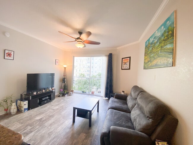 Living Room - 700 S Harbour Island Blvd