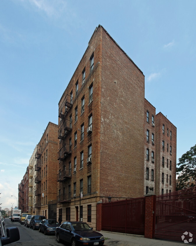 Primary Photo - 231 Echo Pl