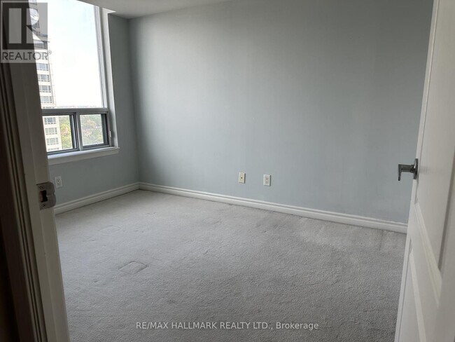 Building Photo - 17 Barberry Pl