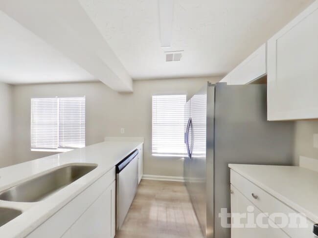 Building Photo - 6591 Anson Ct