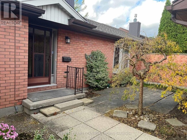 Building Photo - 55 Fiddlers Green Rd