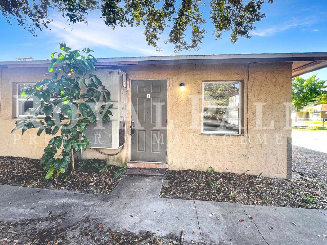 Foto principal - 1BR/1BA First Street Fort Myers - Freshly Renovated & Actually Affordable!