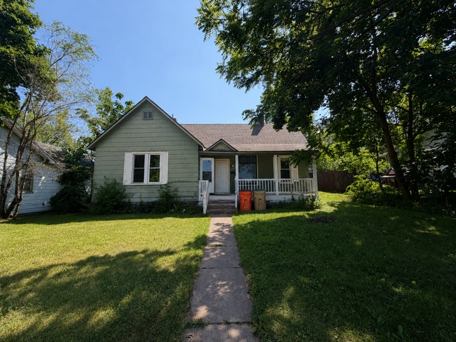Building Photo - 545 Balcom St