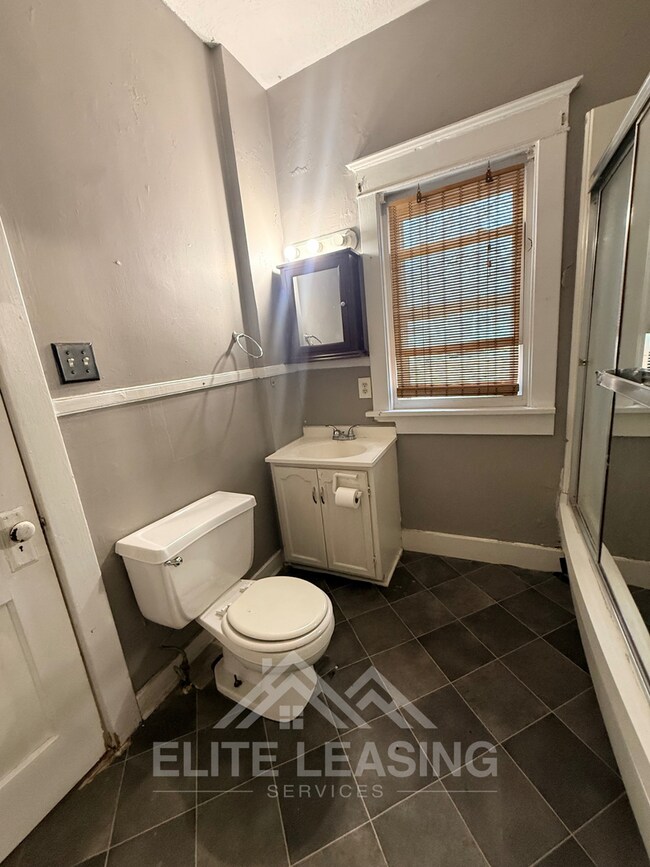 Foto del edificio - Charming 3 Bedroom Home Near Downtown Topeka!