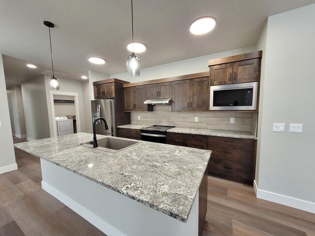 Building Photo - Stunning New Home in Meridian!