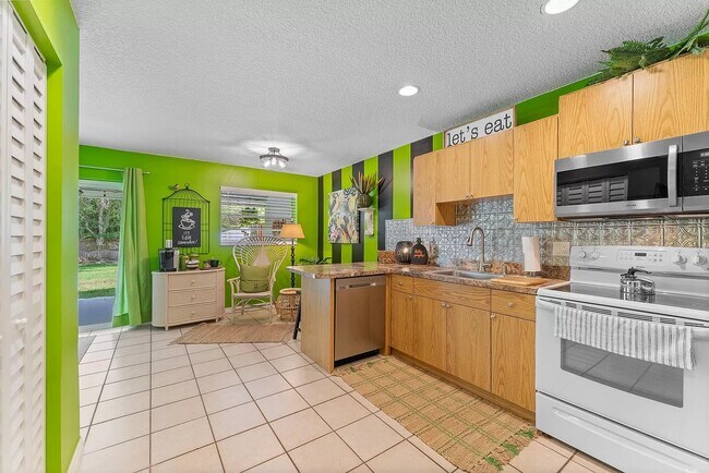 Foto del edificio - 2478 NW Holiday Ct