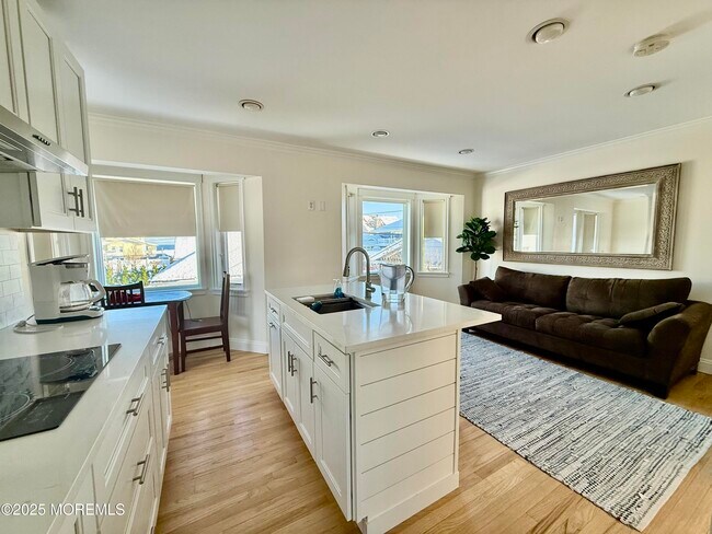 Building Photo - 111 4th Ave